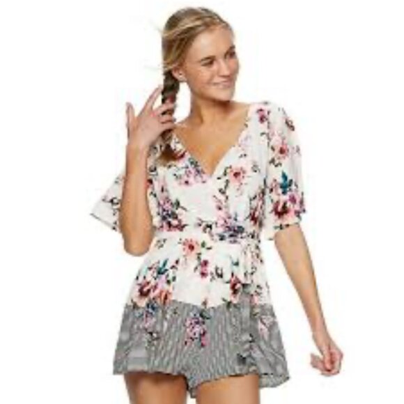 White & Black Stripes and Floral Print Flutter Sleeve Tie Waist Rompers XXL - Picture 1 of 11